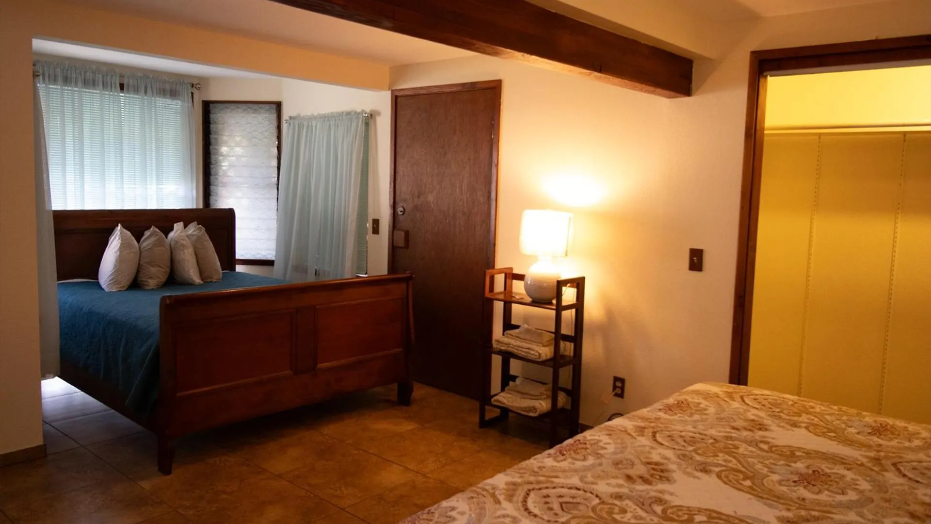 Hawaii Island Resort Naalehu 2*,